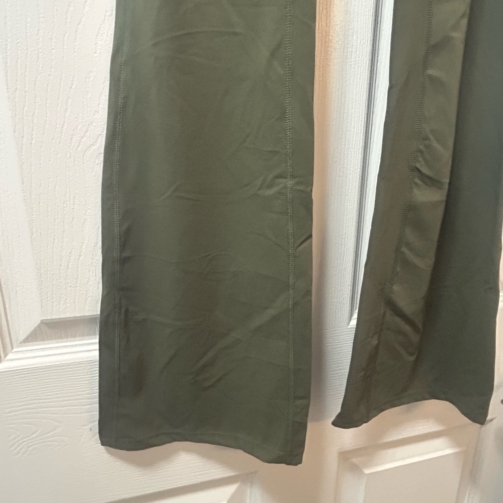 HALARA Flared Leggings - Olive XS - Picture 3 of 14